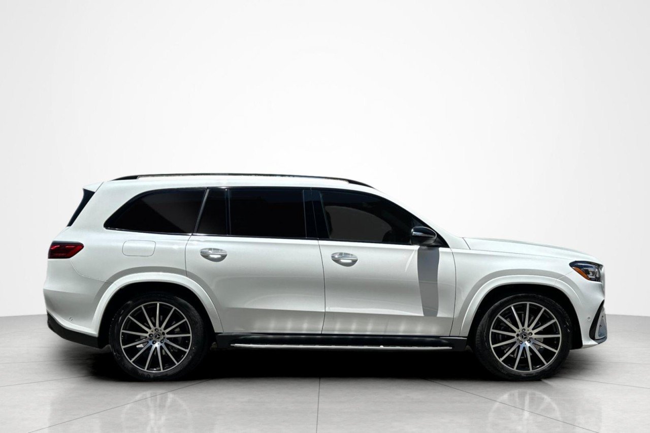 New 2026 MANUFAKTUR Moonlight White Metallic Mercedes-Benz GLS 580 4MATIC® SUV image 6