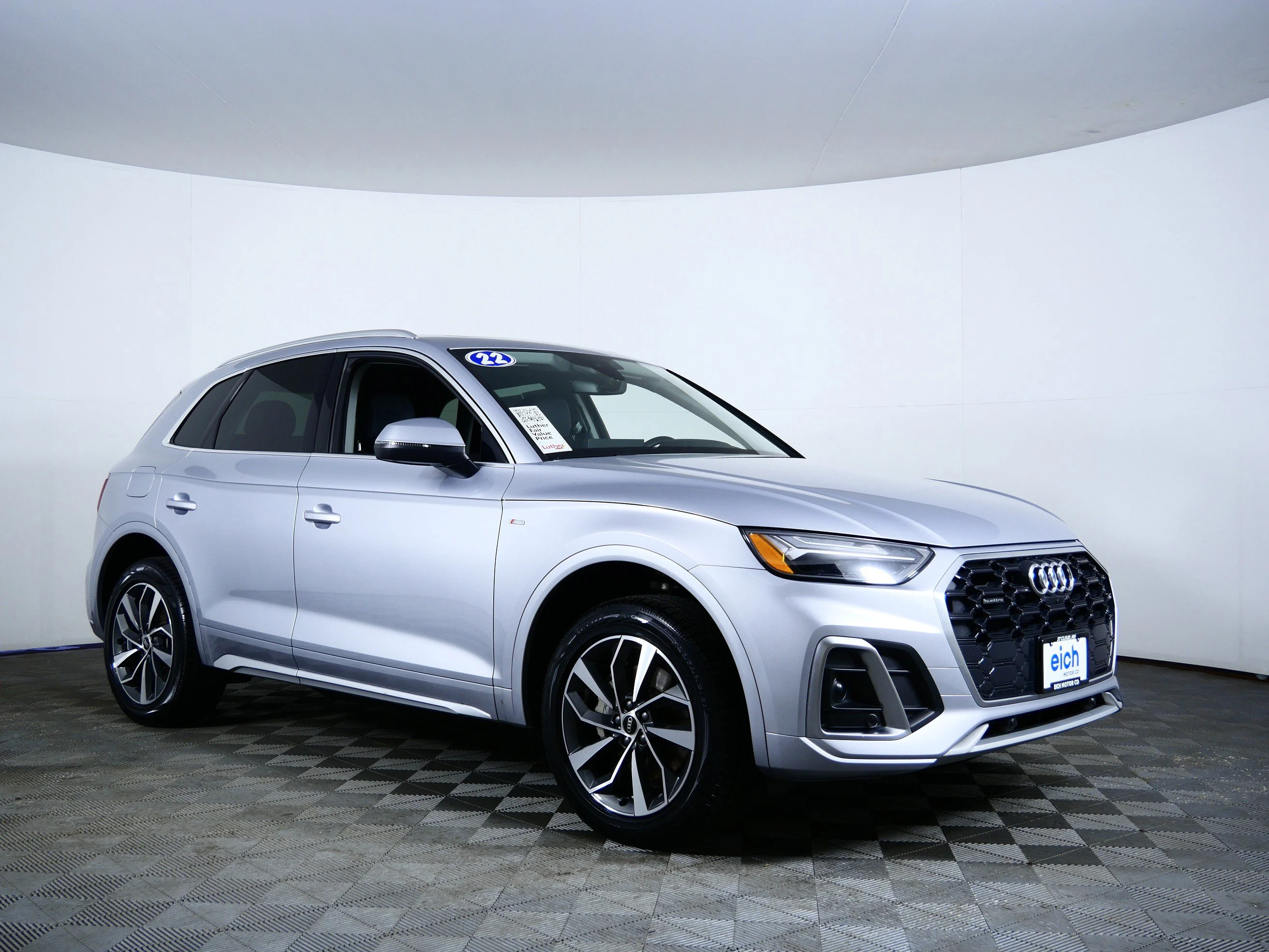 2022 Audi Q5 45 Premium Plus's photo