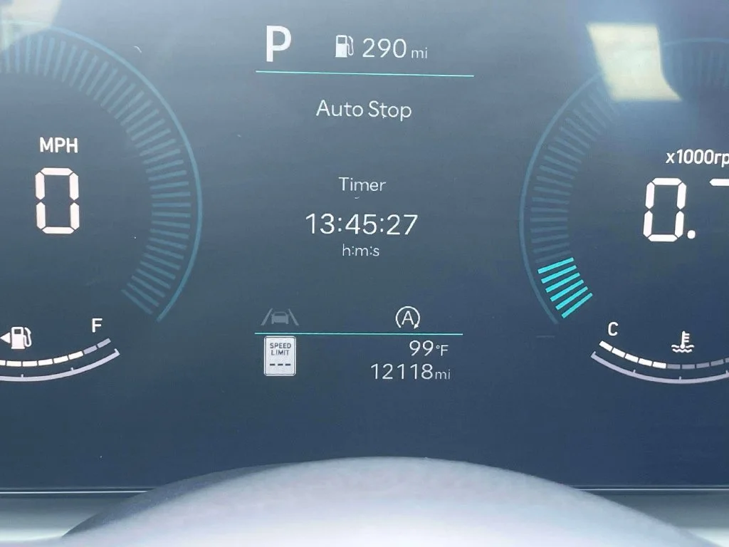 Certified Used 2025 Gray Hyundai SE image 25