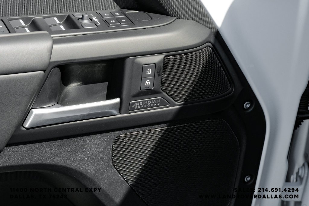 New 2026 Fuji White Land Rover X-Dynamic SE image 47