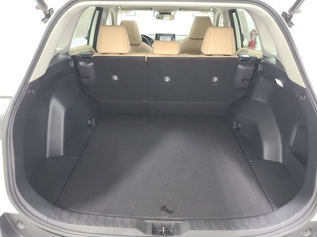 Certified Used 2022 Blizzard Pearl Toyota Hybrid XLE Premium image 38