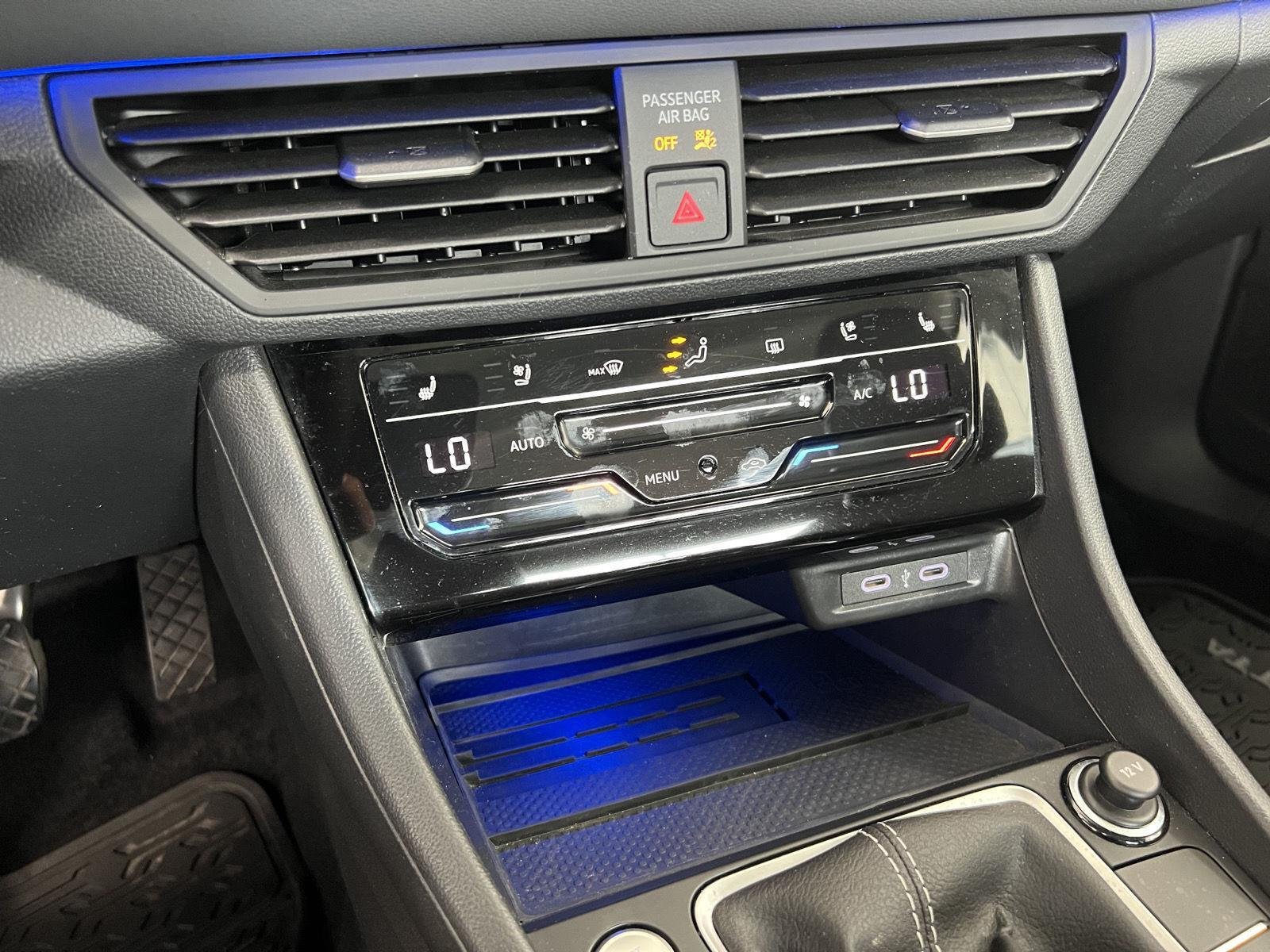 2025 Volkswagen Jetta SEL - Photo 18