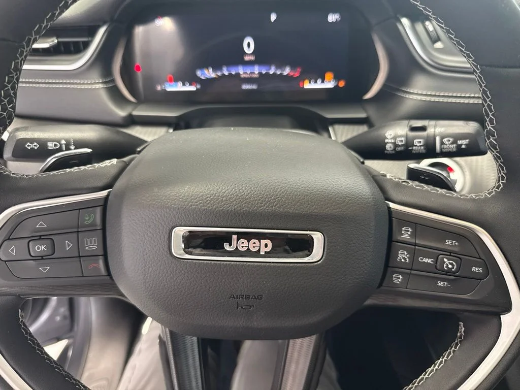 2025 Jeep Grand Cherokee Altitude - Photo 20