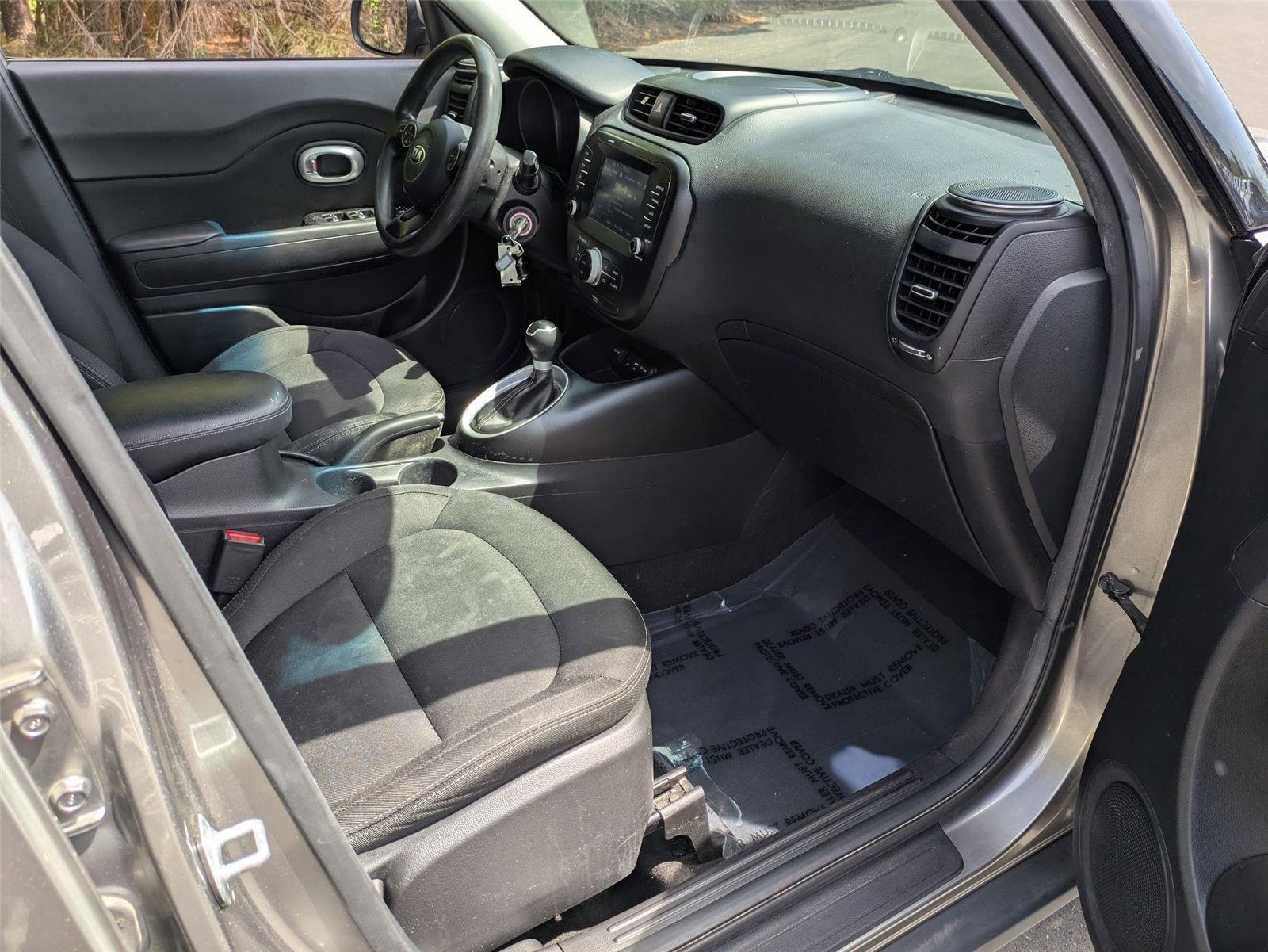 Used 2018 Titanium Gray Kia + image 34