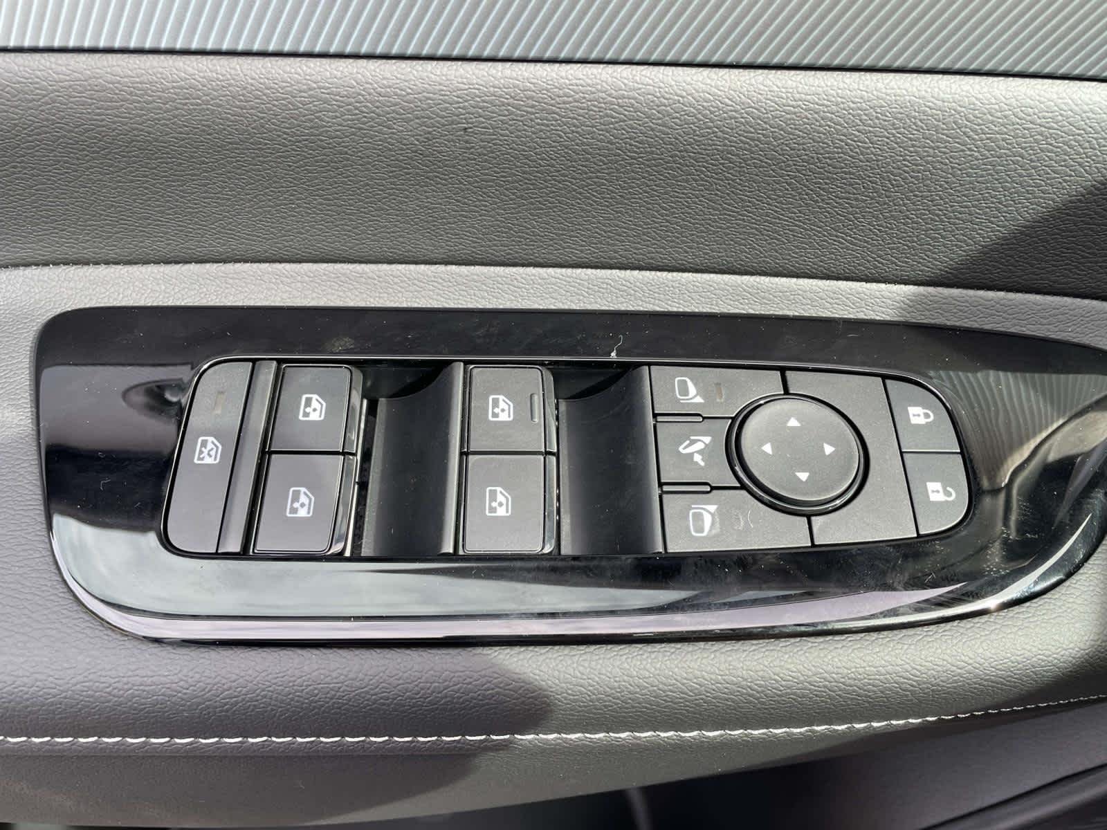 New 2027 Everest White Pearl Tricoat Nissan Platinum image 31