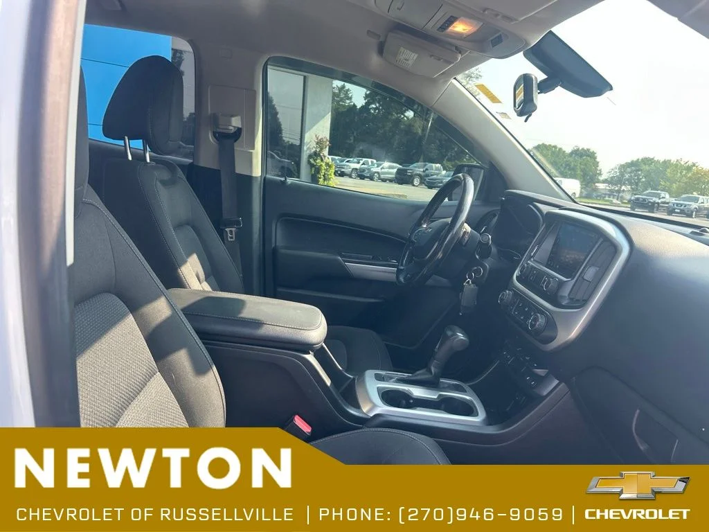 Used 2019 Summit White Chevrolet LT image 9