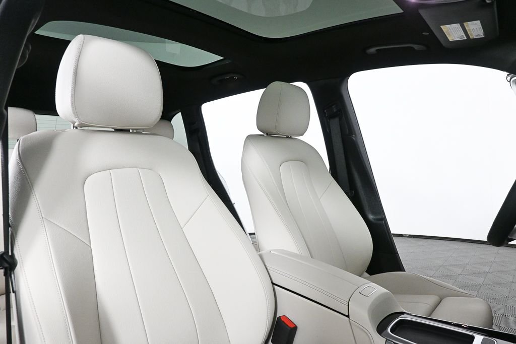 Used 2026 White Mercedes-Benz GLB 250 image 22