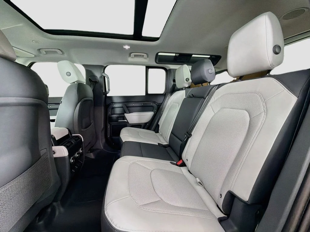 New 2026 Carpathian Grey Land Rover X-Dynamic SE image 26