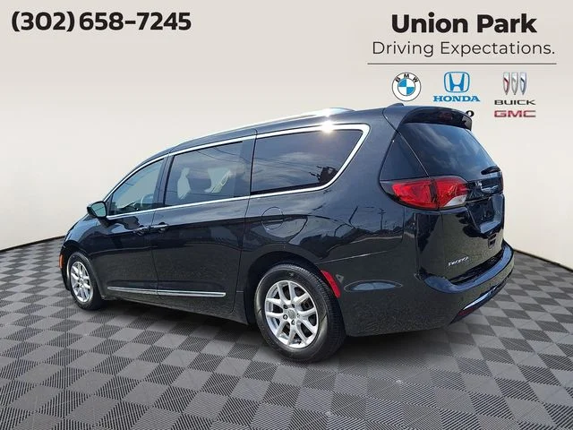 Used 2020 Brilliant Black Crystal Pearlcoat Chrysler Touring L image 6
