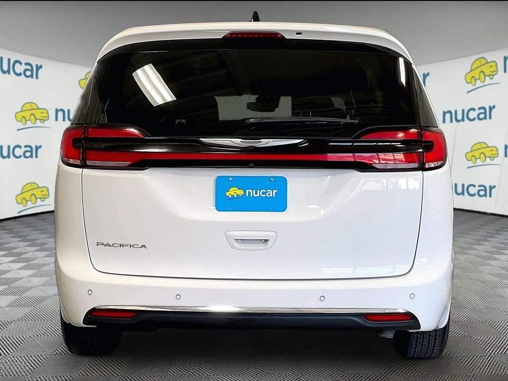 Used 2023 White Chrysler Touring L image 5