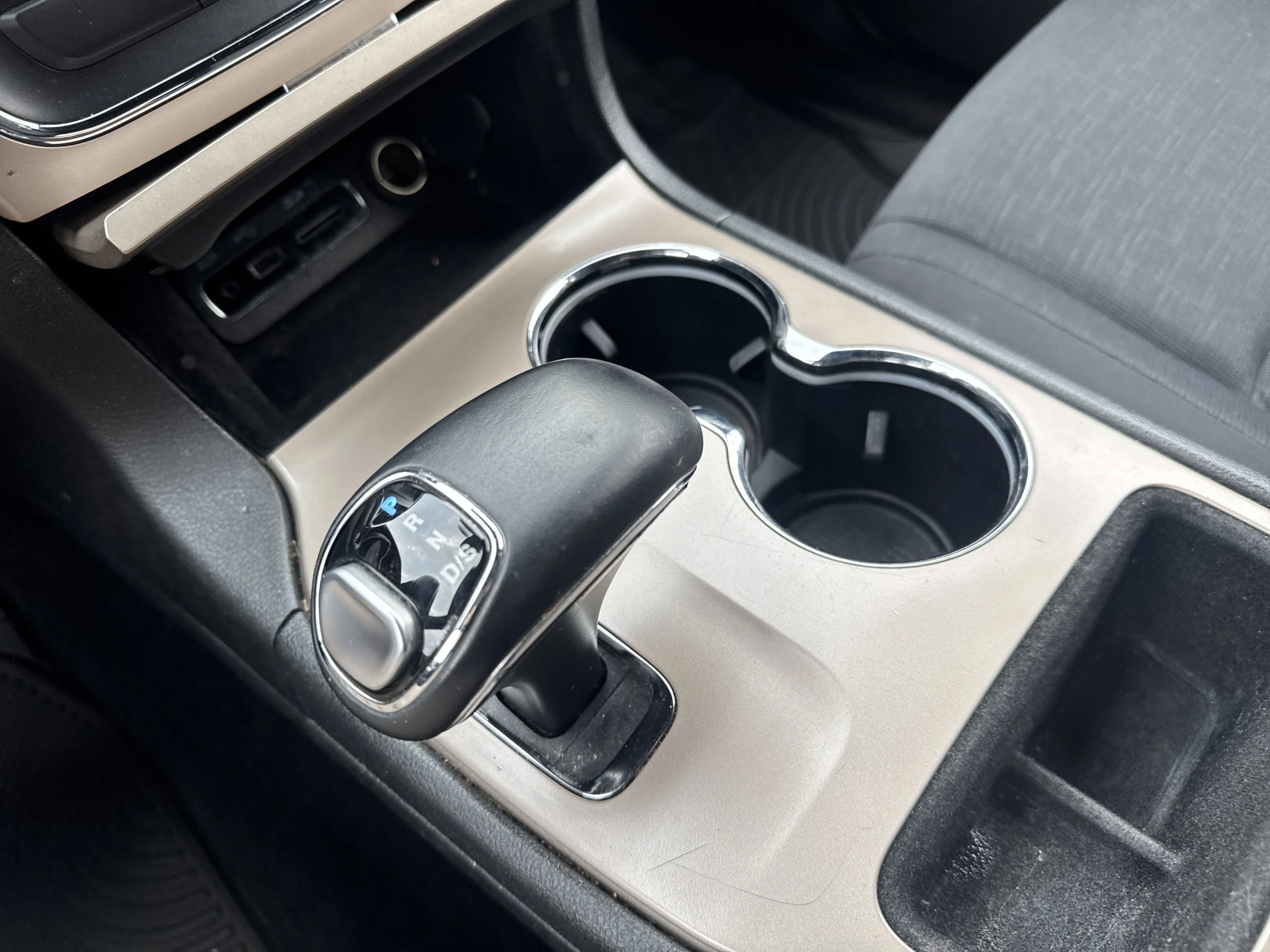Used 2014 Maximum Steel Metallic Clearcoat Jeep Laredo image 24