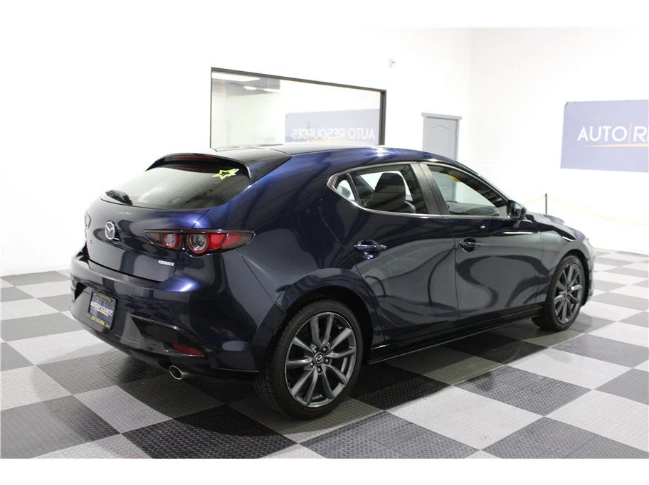 Used 2019 Deep Crystal Blue Mica Mazda Hatchback 4D image 4
