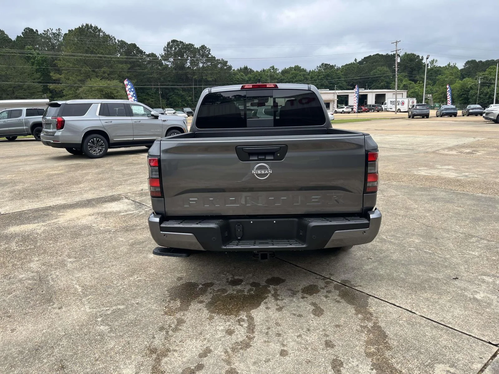 New 2026 Gun Metallic Nissan Crew Cab SV image 6