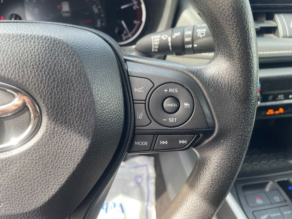 2024 Toyota RAV4 XLE - Photo 22