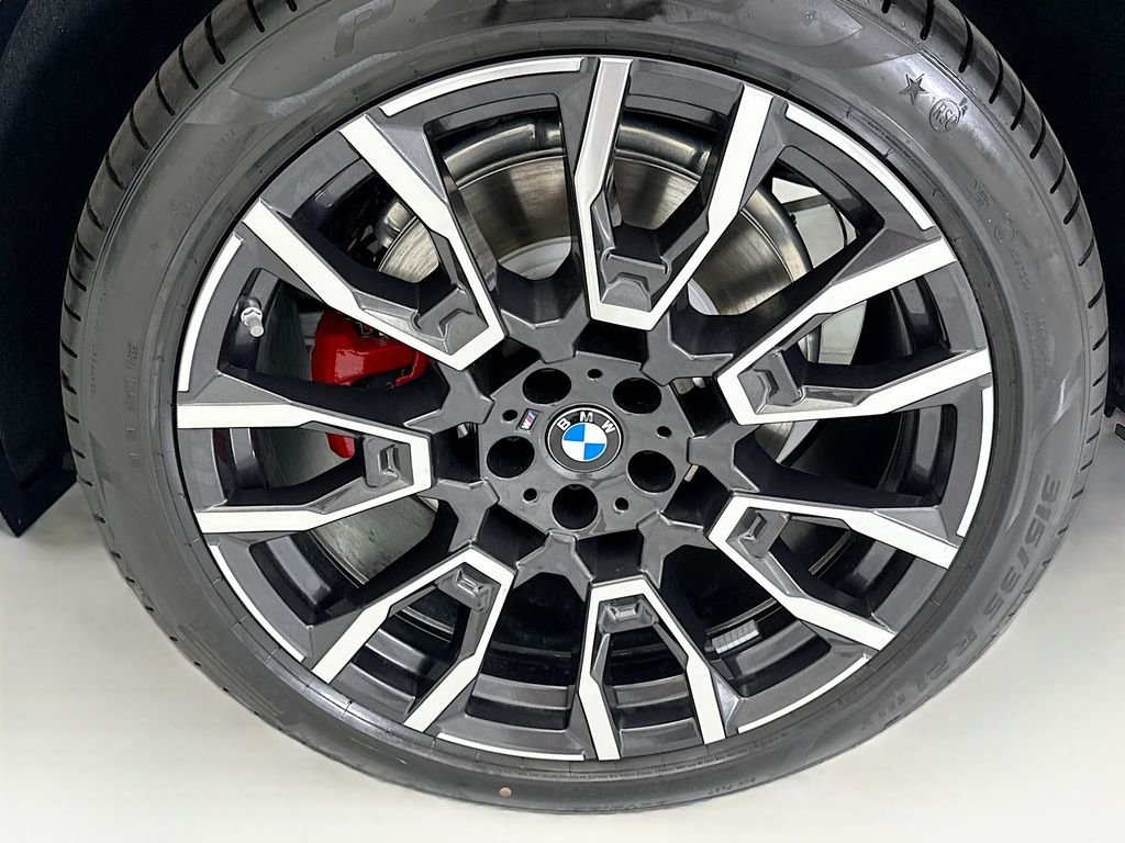 New 2026 Carbon Black Metallic BMW xDrive50e image 30