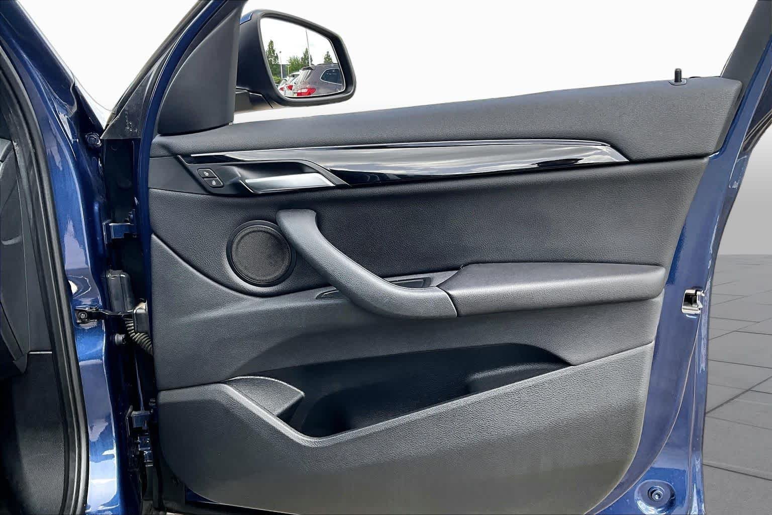 Used 2021 Phytonic Blue Metallic BMW sDrive28i image 21