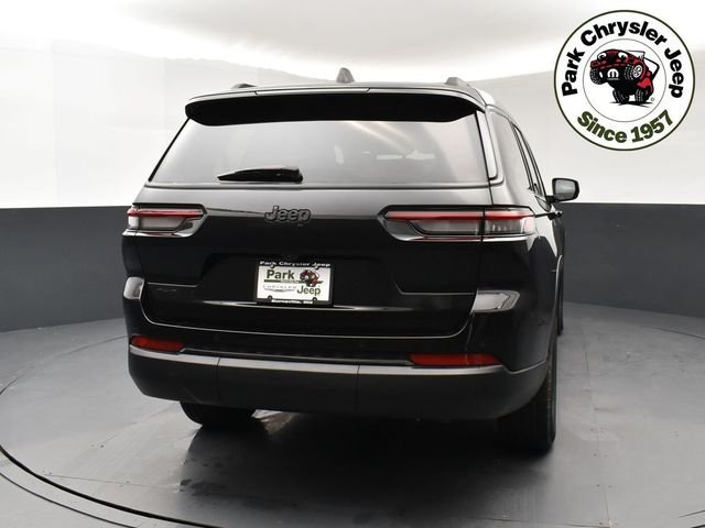 Used 2024 Black Jeep Altitude X image 5