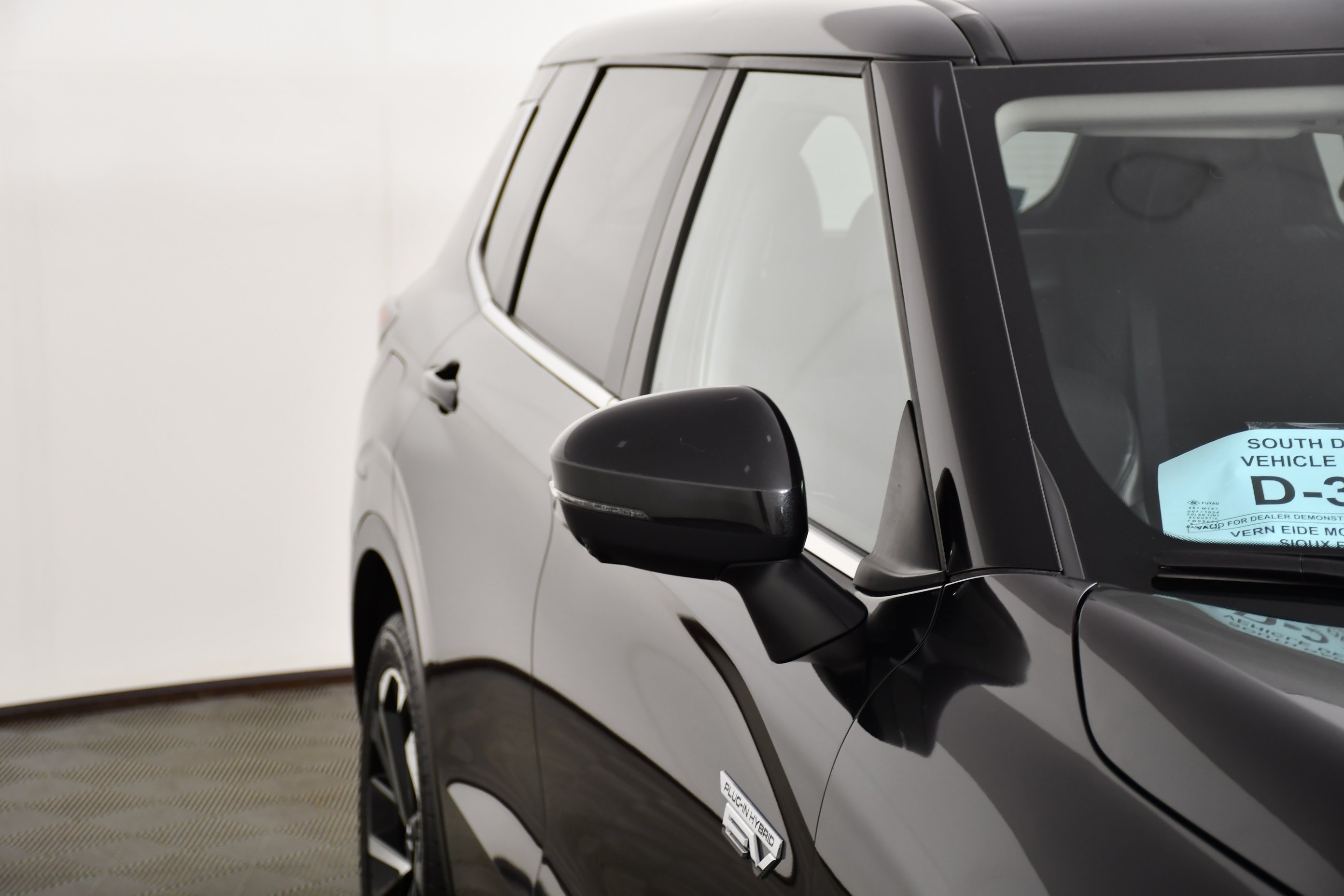Certified Used 2024 Black Diamond Mitsubishi SE image 14