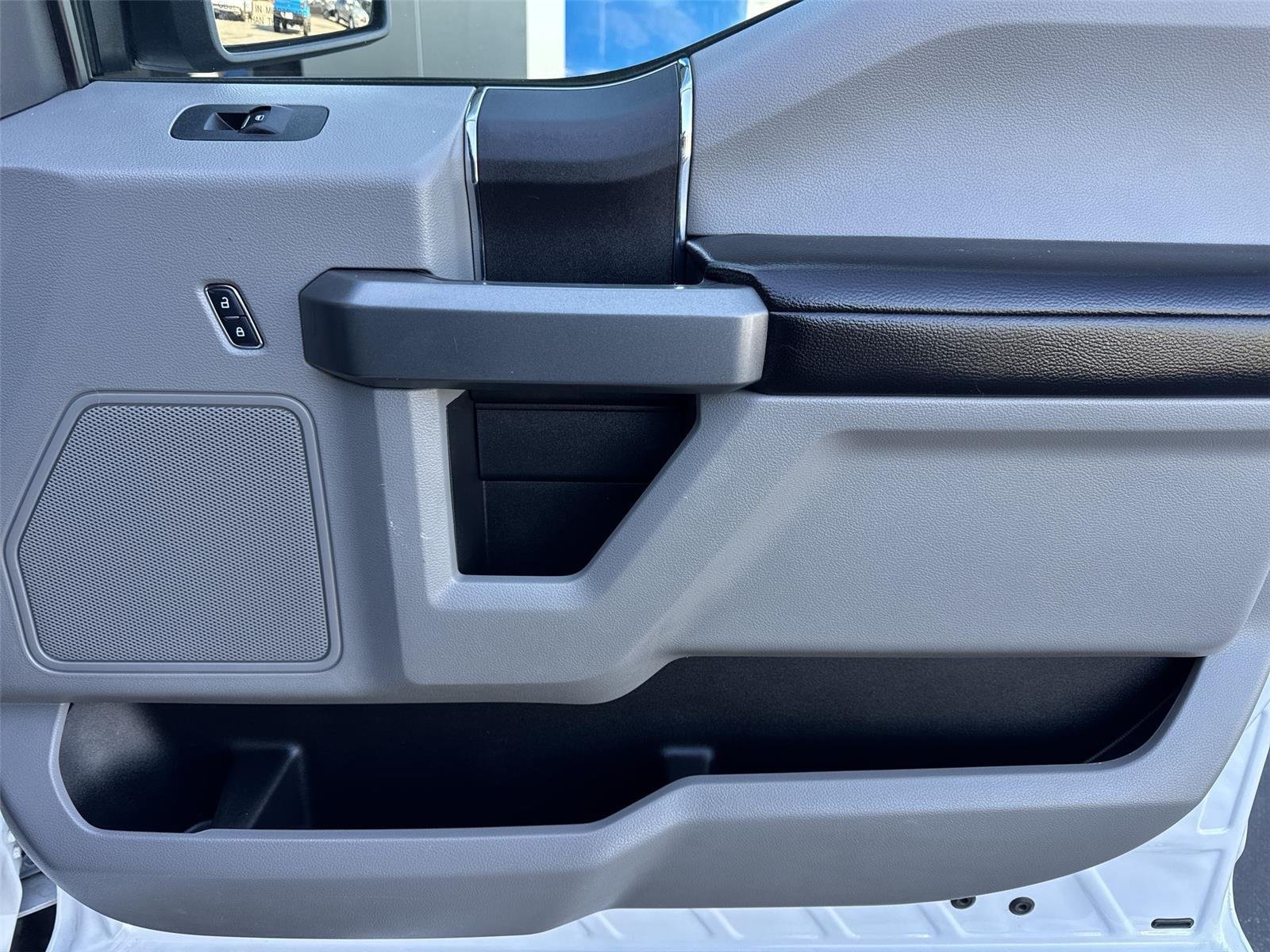 Used 2017 Gold Ford XLT image 31