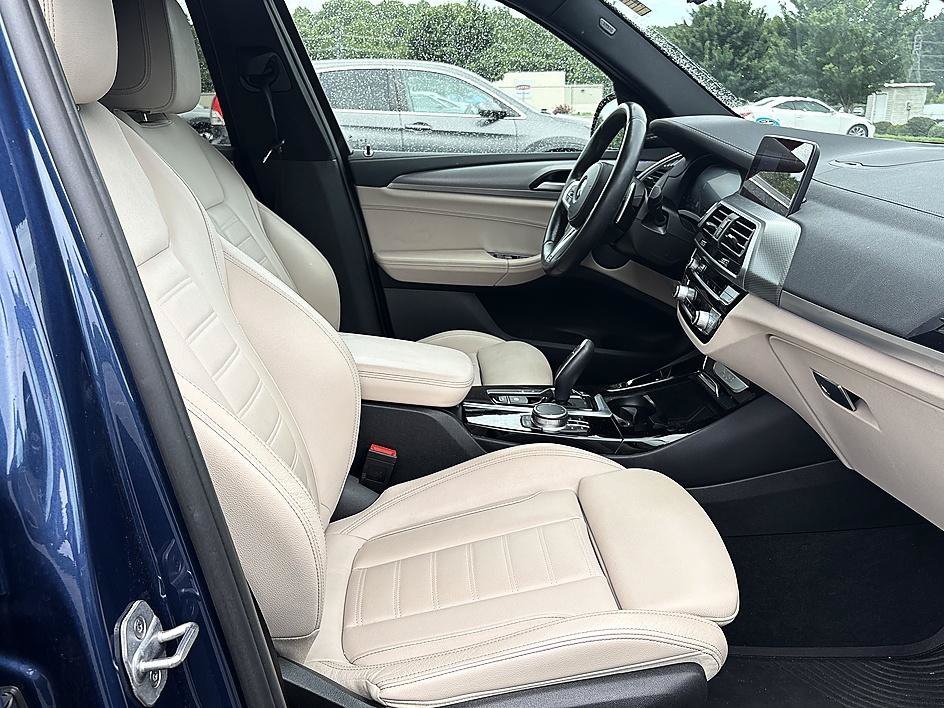 Used 2021 Phytonic Blue Metallic BMW xDrive30i image 19