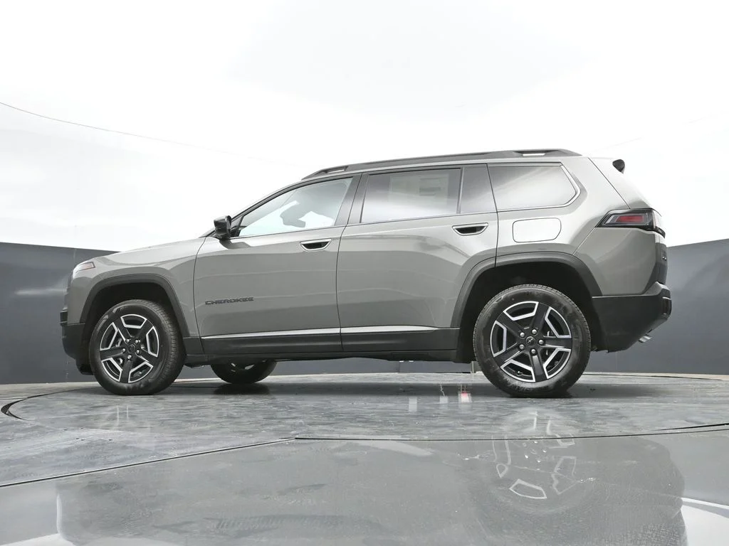 New 2026 Sting-Gray Clear-Coat Exterior Paint Jeep Limited image 46
