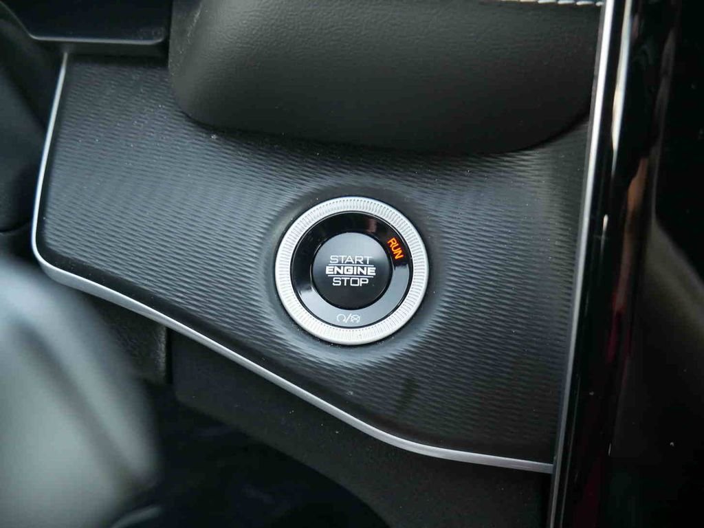 Used 2025 Silver Jeep Altitude X image 28