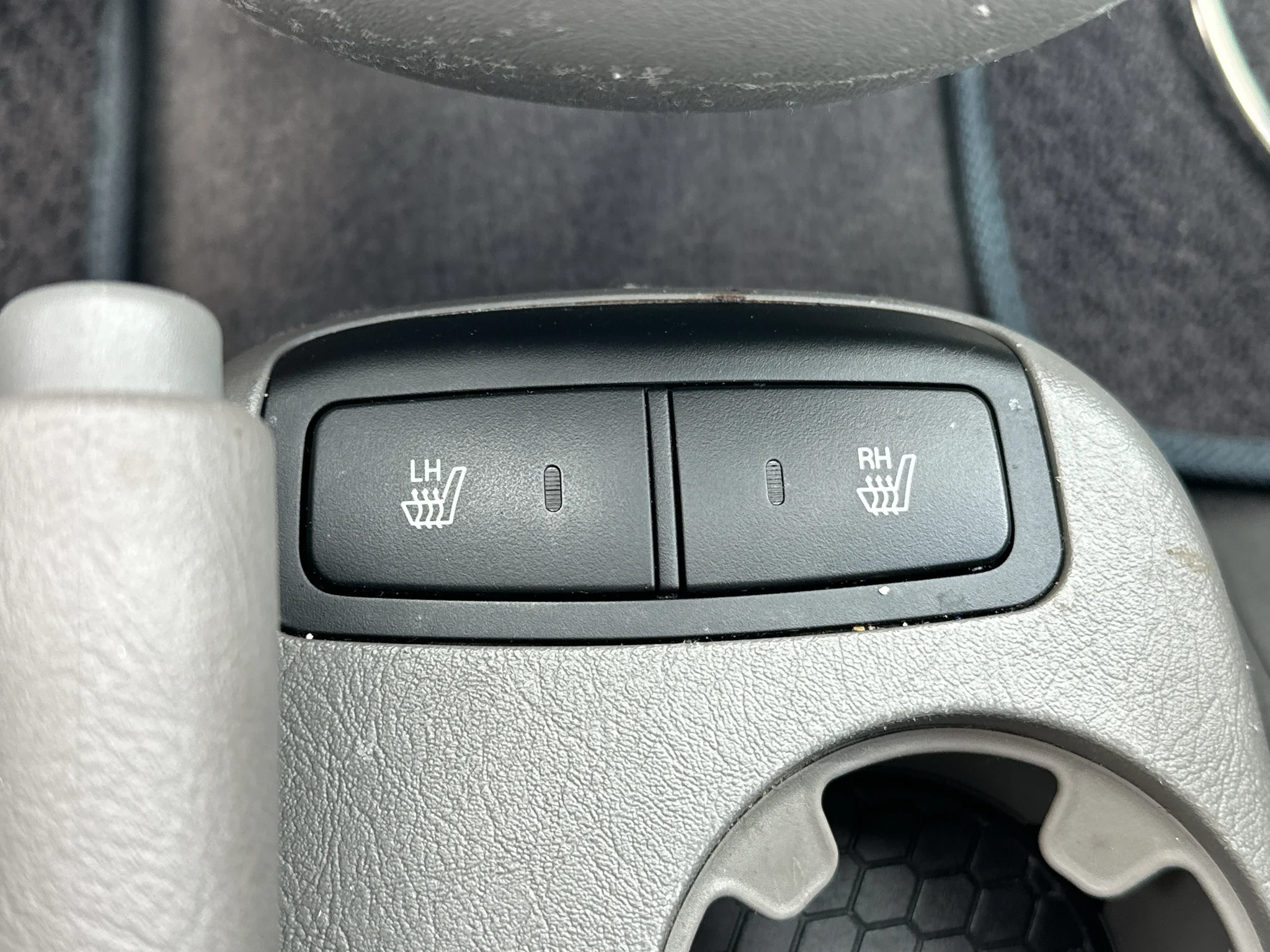 Used 2009 Desert Sage Metallic Hyundai SE image 21