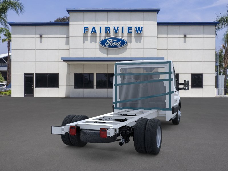 New 2026 Oxford White Ford Cutaway image 8