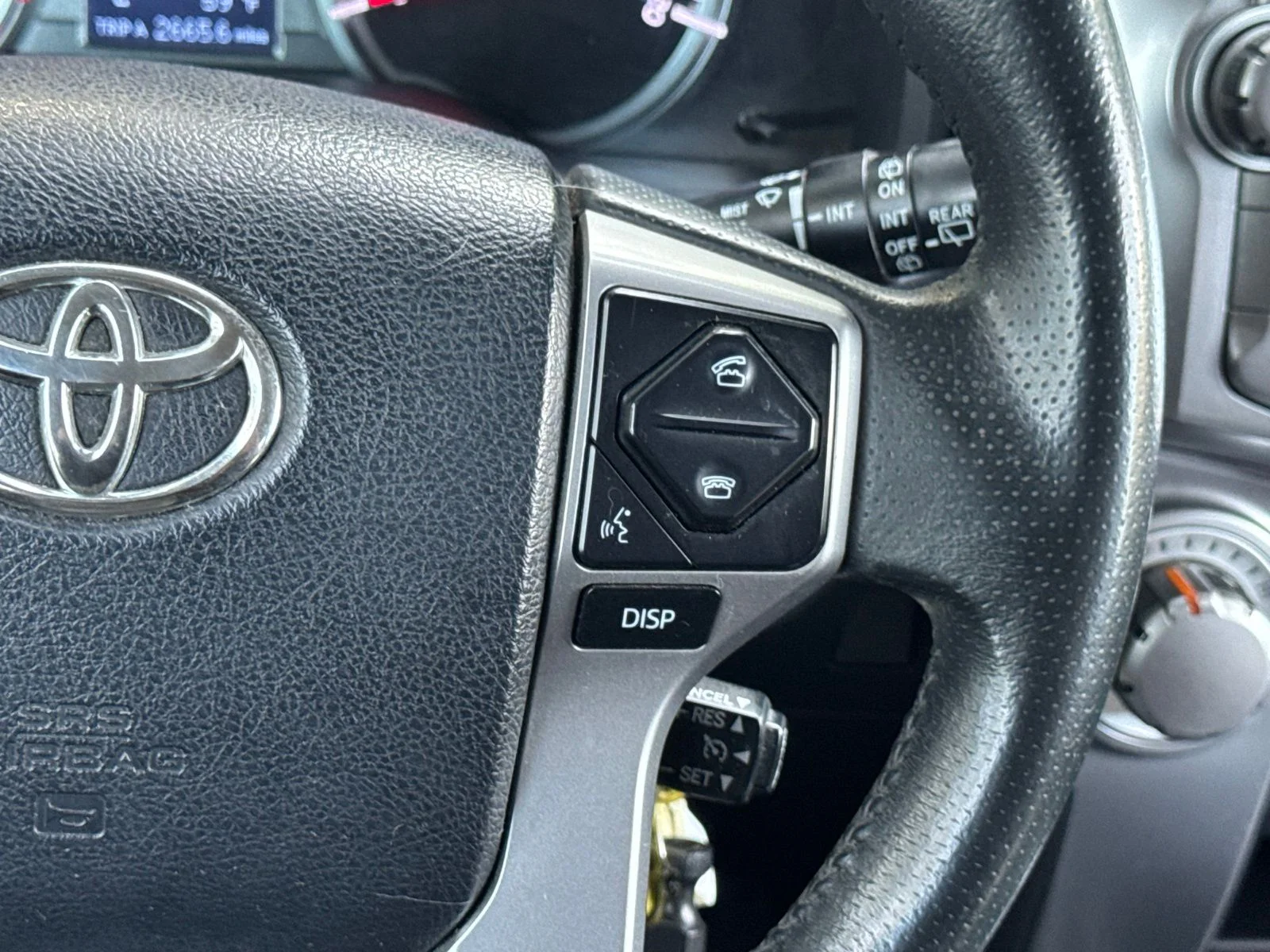 Used 2018 Super White Toyota SR5 image 33