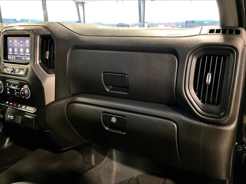 Used 2022 Black Chevrolet Custom image 13