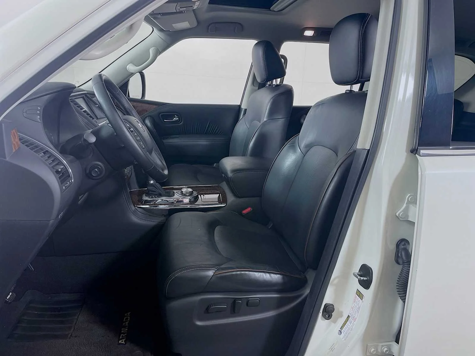Used 2019 Pearl White Tricoat Nissan SL image 20