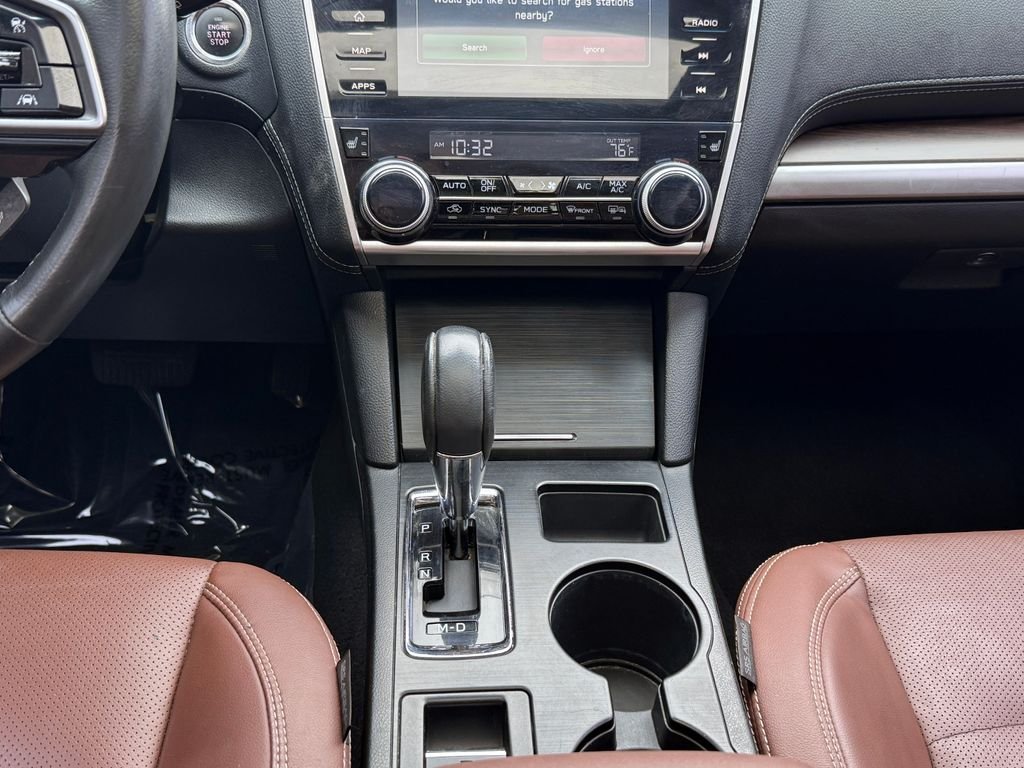 Used 2018 White Subaru 2.5i image 32