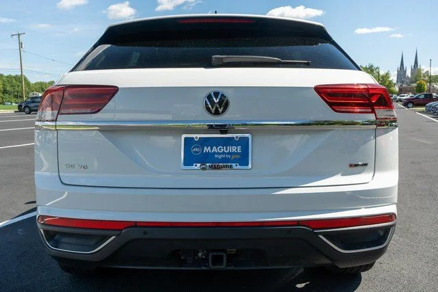 Used 2022 White Volkswagen 3.6L V6 SE w/Technology image 7