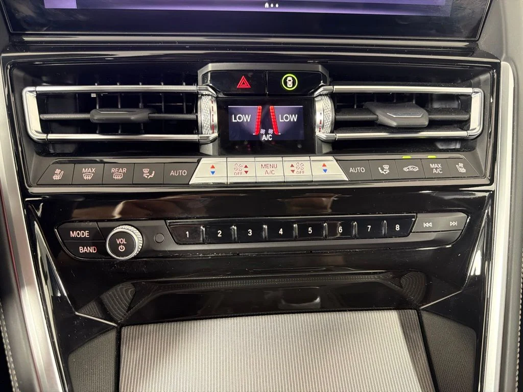 2026 BMW 8 Series 840i - Photo 31