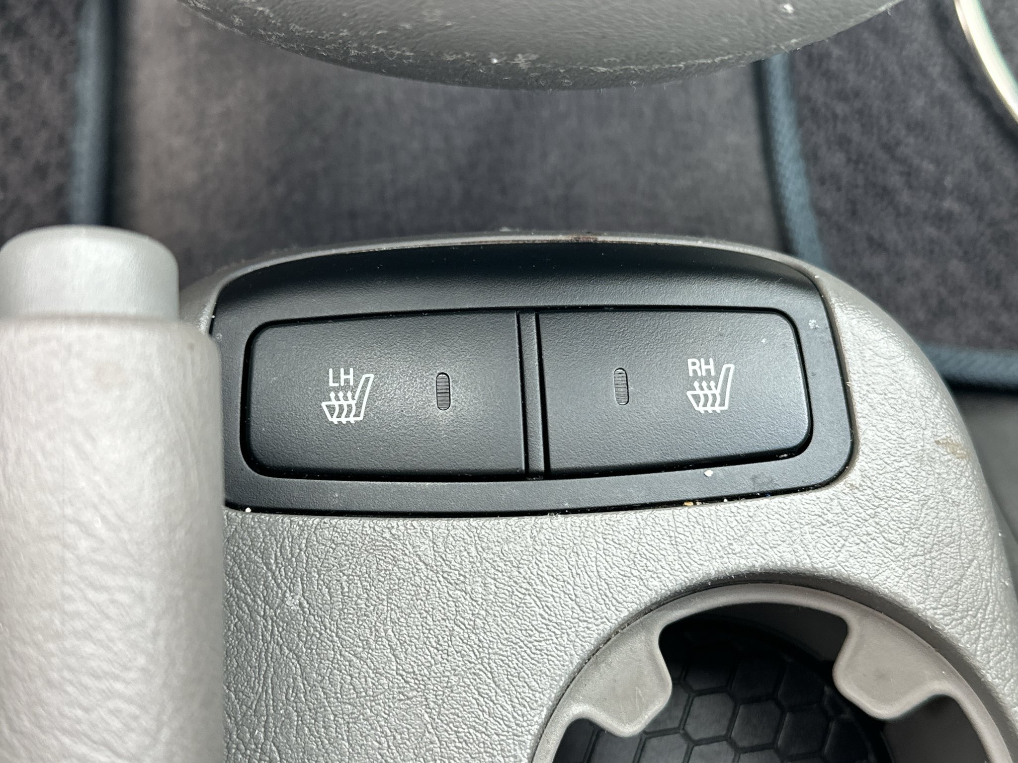 Used 2009 Desert Sage Metallic Hyundai SE image 21