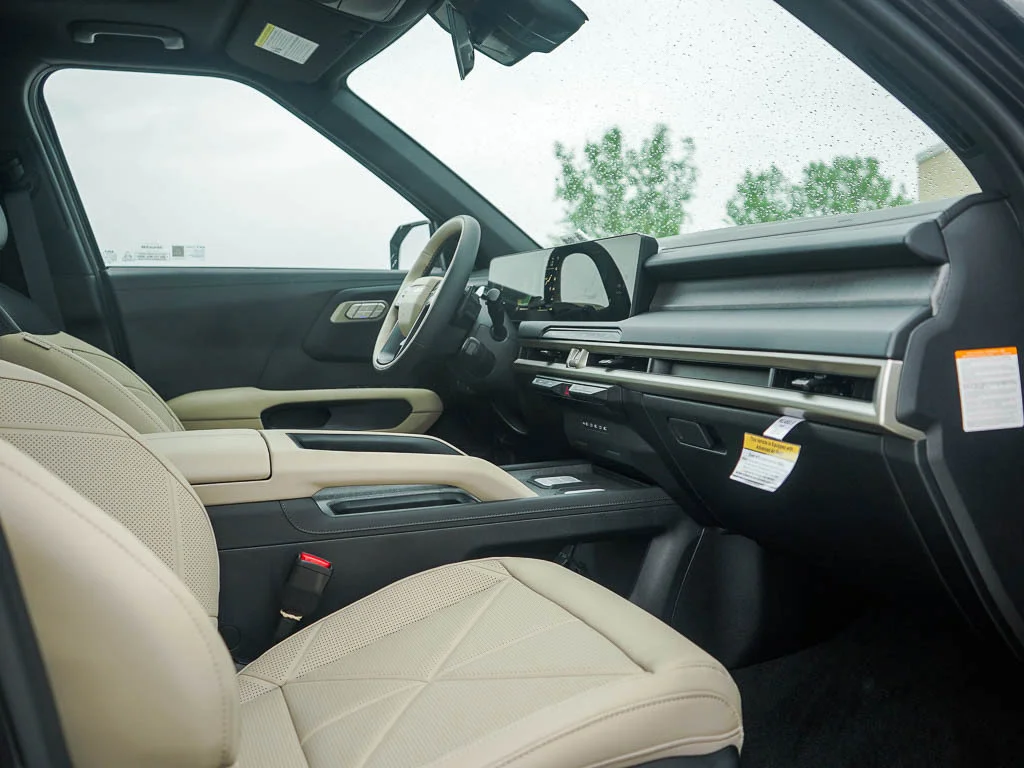 New 2027 Ivory Silver Kia EX AWD image 11