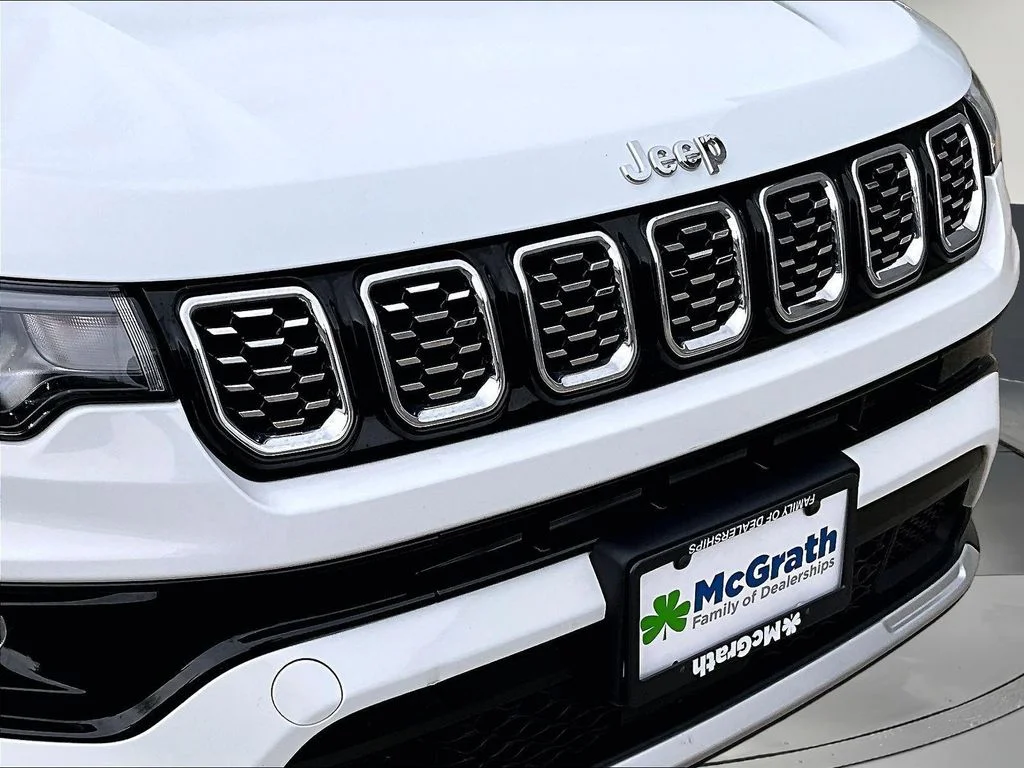 Used 2025 White Jeep Limited image 32