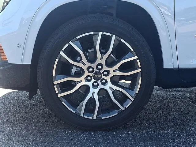 New 2027 Glacier White Tricoat GMC Denali Ultimate image 8