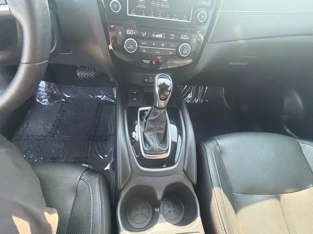 Used 2020 Black Nissan SL image 13