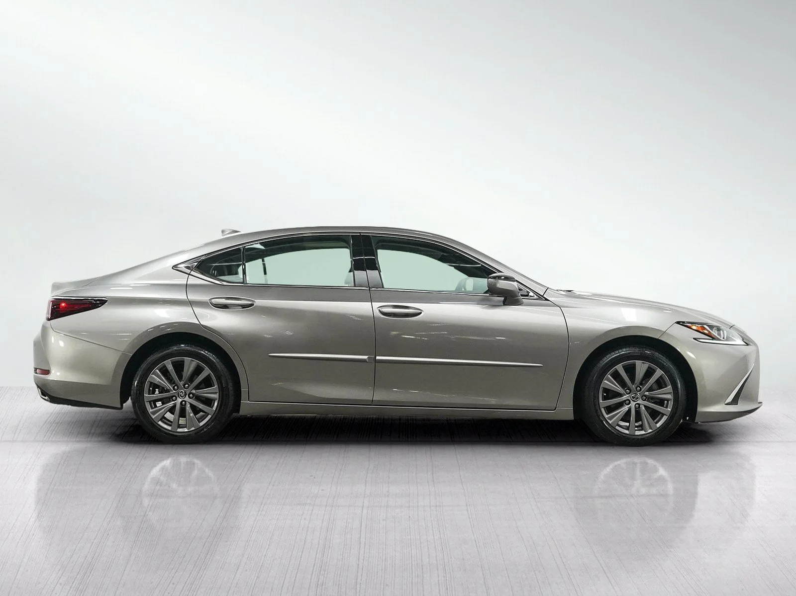 Used 2019 Moonbeam Beige Met Lexus  image 6