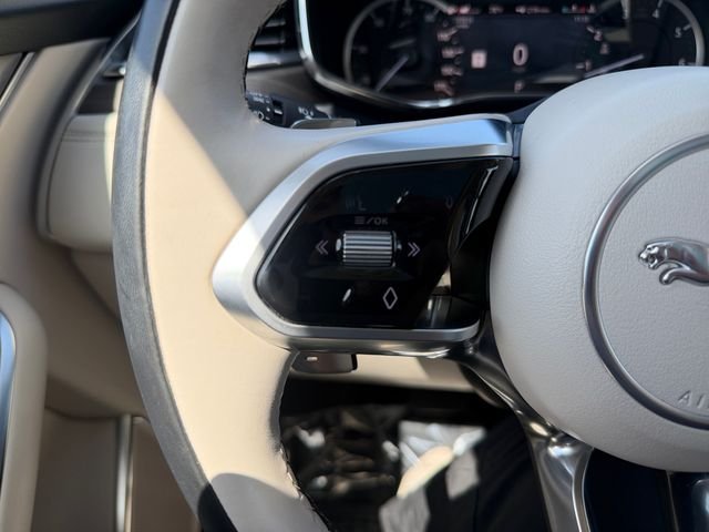 Used 2023  Jaguar P250 S image 22
