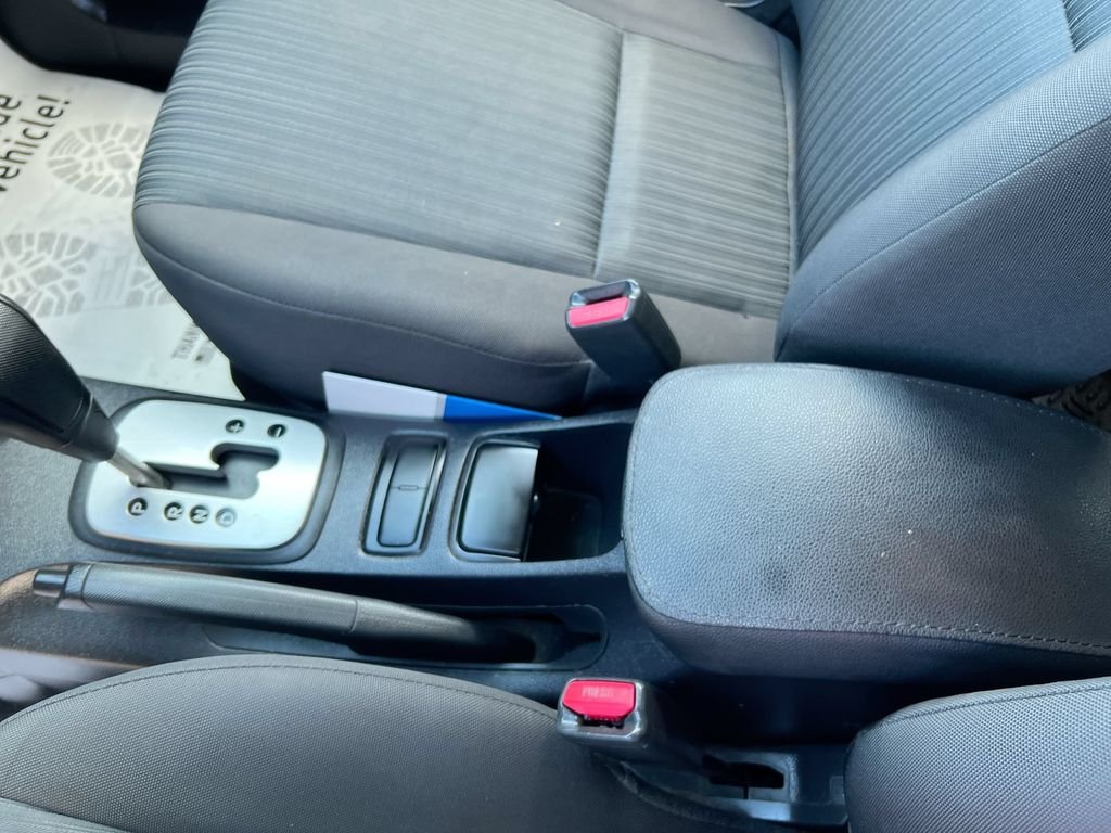 Used 2009 Red Kia LX image 19