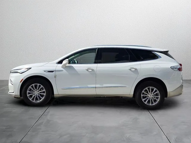 Used 2024 White Buick Essence image 2