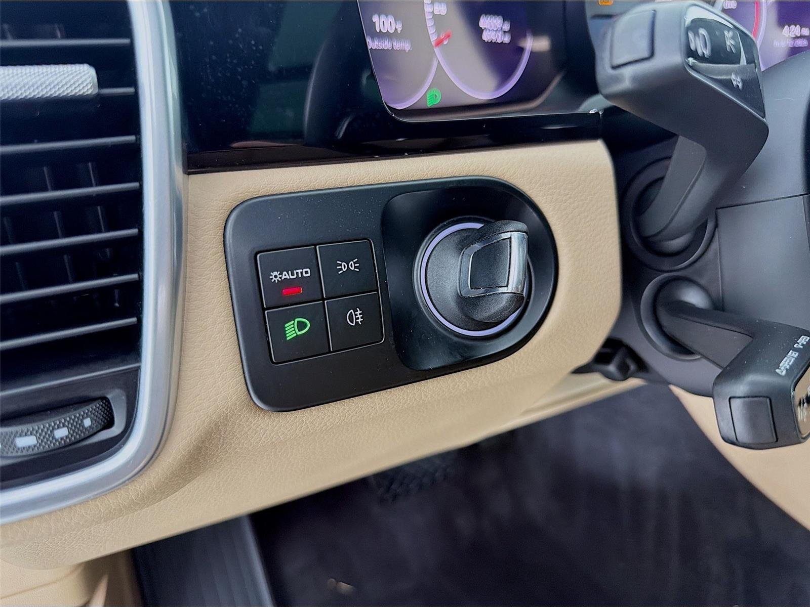 Used 2023  Porsche  image 10