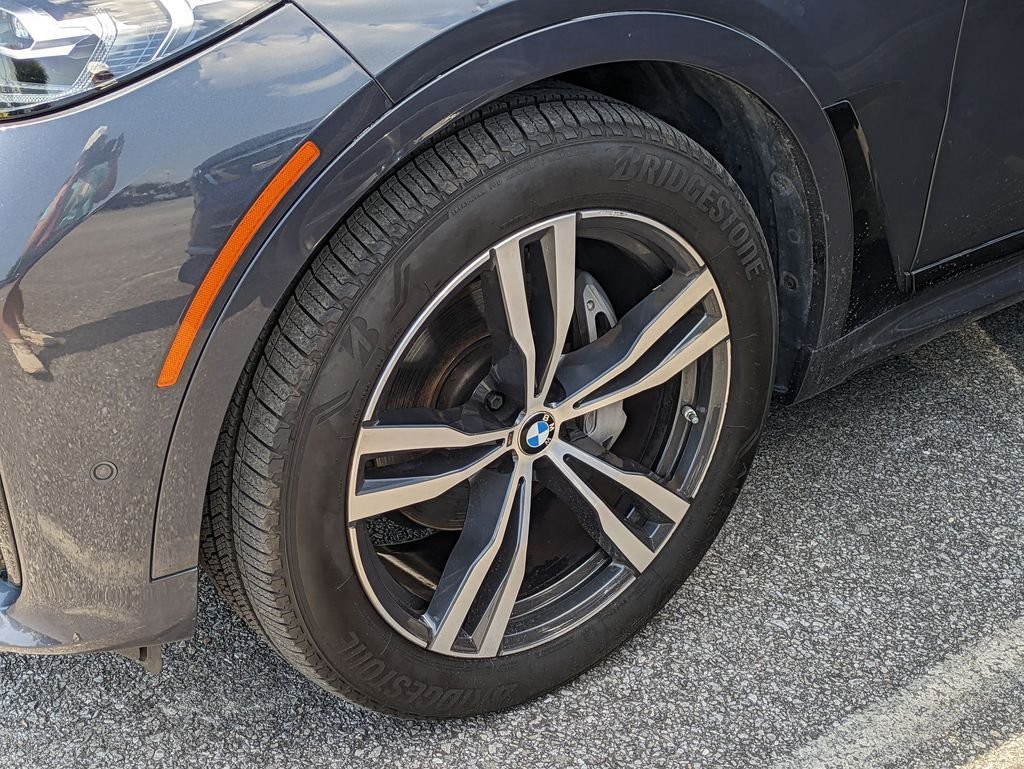 Used 2022 Gray BMW xDrive40i image 5