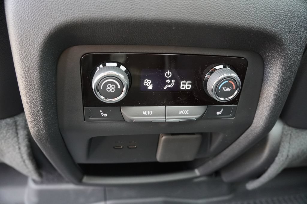 2026 Chevrolet Traverse High Country - Photo 14