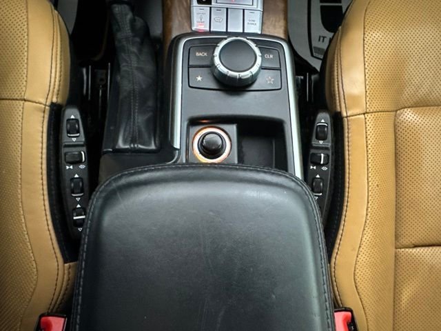 Used 2016 White Mercedes-Benz G 550 image 18