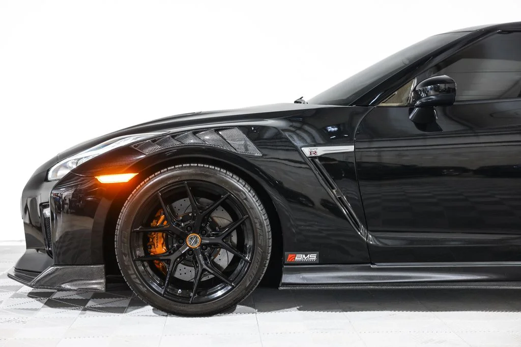 Used 2017 Black Nissan Premium image 18