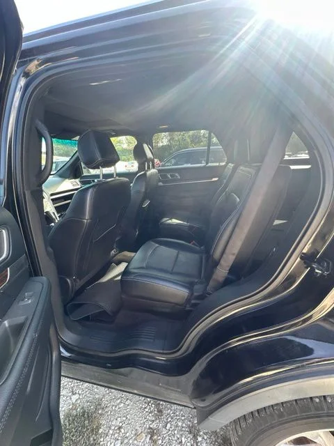 Used 2016 Black Ford Limited image 11