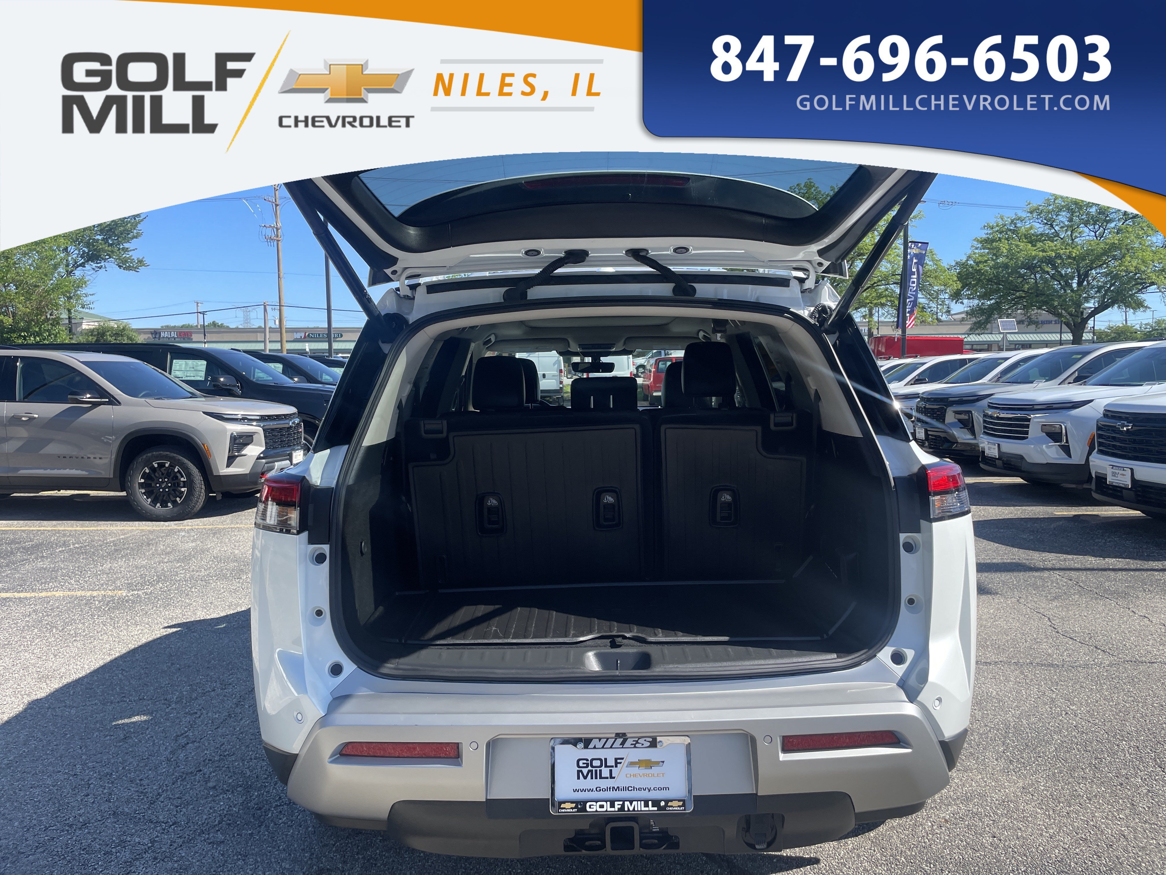 Used 2025 Everest White Pearl Tricoat Nissan Platinum image 10